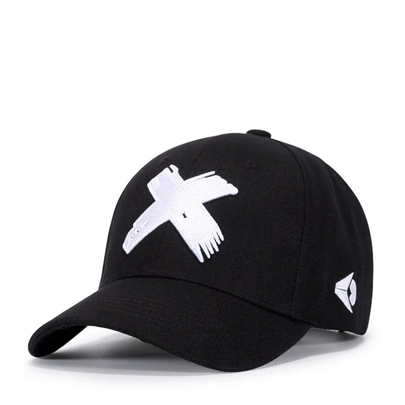 gorra de beisbol con cruz