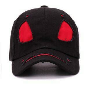 gorra con ojos y boca